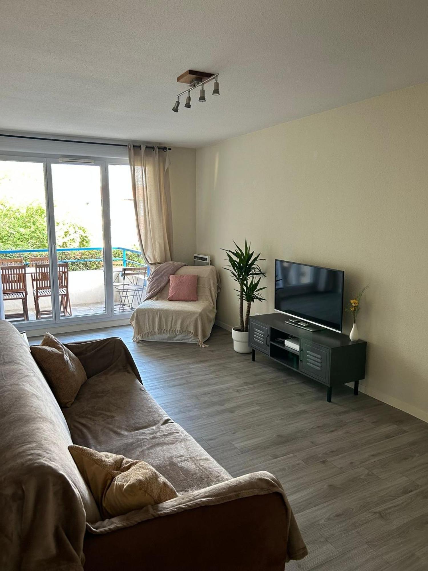 Appartement T2 Piscine Parkin Privee Colomiers Luaran gambar